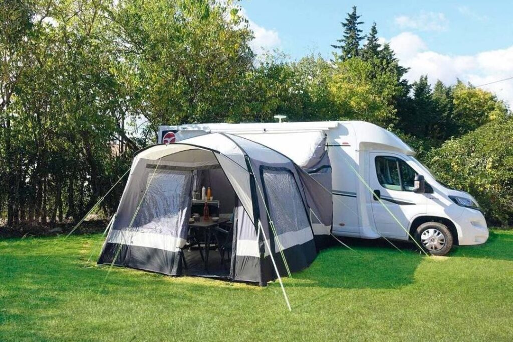 Avance de caravana con montaje rápido: ¡La solución ideal para tus viajes! 1 Avance de caravana con montaje rápido: ¡La solución ideal para tus viajes!