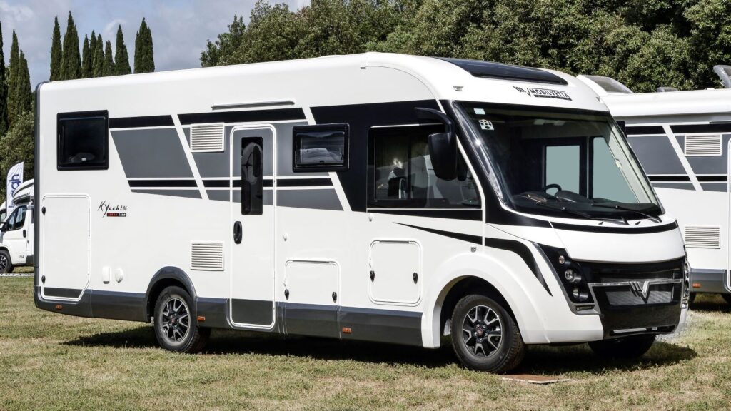 Caravana con Claraboya 40x40 y Oscurecedor: La Combinación Perfecta para tus Viajes 1 Caravana con Claraboya 40x40 y Oscurecedor: La Combinación Perfecta para tus Viajes