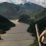 Caravana de agua: taponamiento en el llenado causa caos