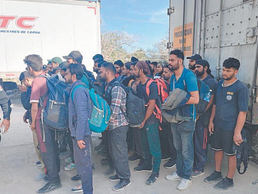 Caravana desecha su carga: ¡Depósito de aguas residuales causa revuelo! 1 Caravana desecha su carga: ¡Depósito de aguas residuales causa revuelo!