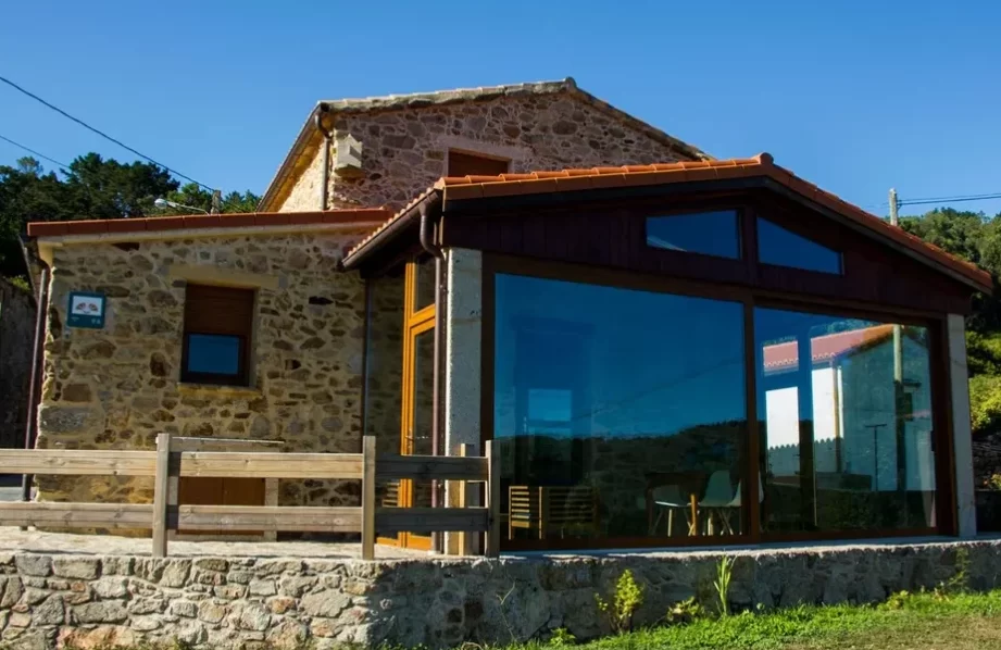 Descubre cautivadoras cabañas con encanto cerca de Valencia 1 Descubre cautivadoras cabañas con encanto cerca de Valencia