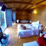 Descubre el encanto de las cabañas del bosque en Carnota