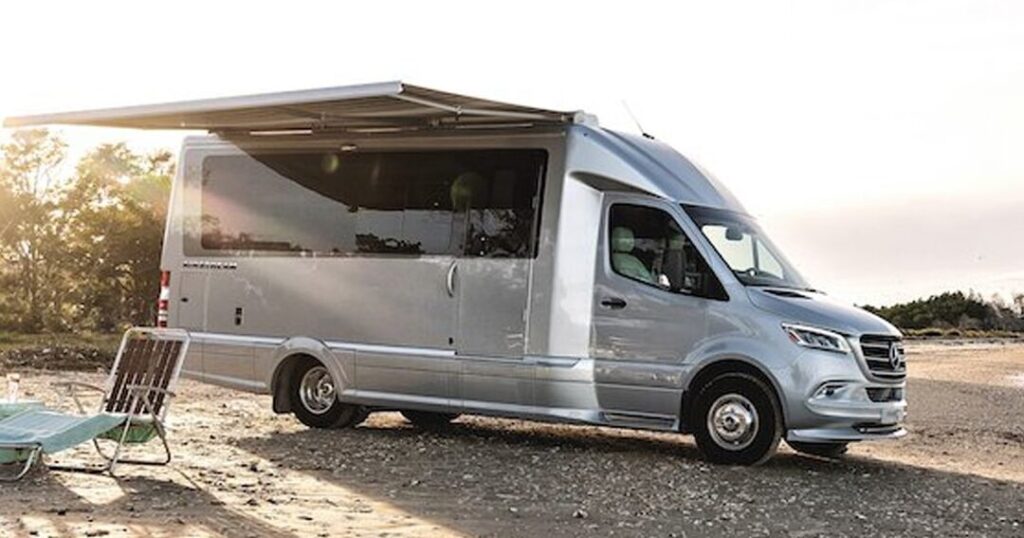 Descubre la caravana de lujo Mercedes: lujo sobre ruedas. 1 Descubre la caravana de lujo Mercedes: lujo sobre ruedas.