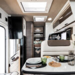 Descubre la caravana perfecta con mueble lavabo rinconera