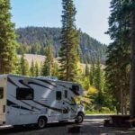 Descubre la caravana perfecta para 4 personas: guía de compra imprescindible