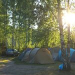 Descubre la comodidad del camping en los Llanos de Arance para tus aventuras en caravanas