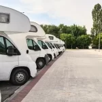 Descubre los requisitos para tu parking de caravanas