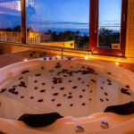 Escápate a Pontevedra y disfruta de nuestras cabañas con jacuzzi