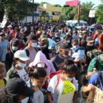 Migrantes forman caravana rumbo a Estados Unidos en busca de un nuevo futuro